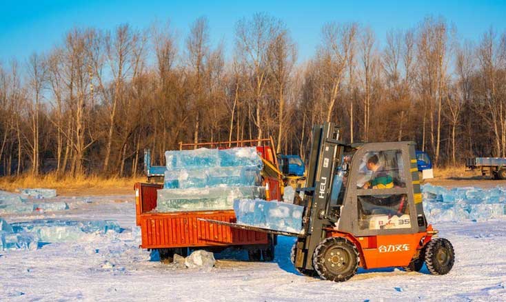 哈爾(er)濱冬季采冰 采(cai)冰工具