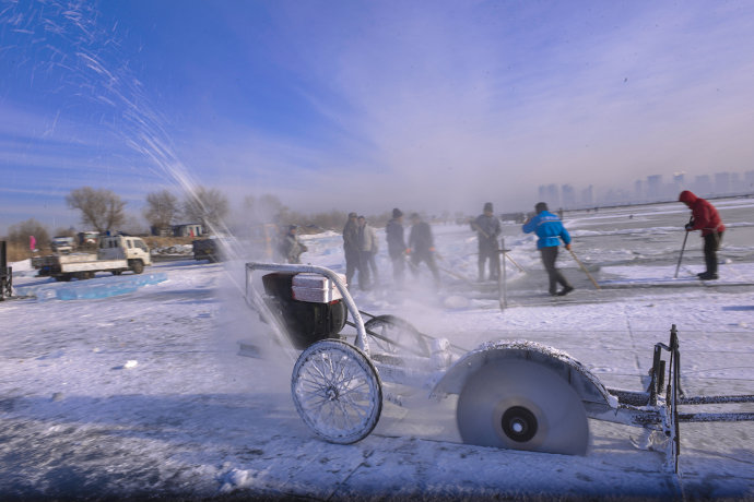 鋸冰車采冰工(gōng)具