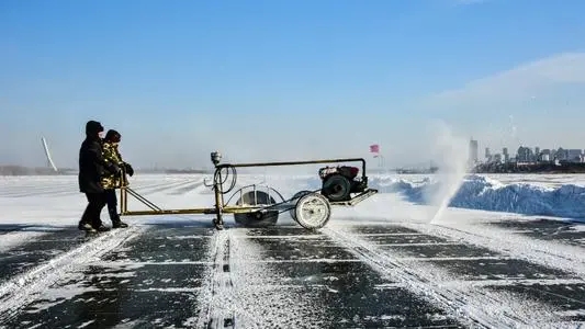鋸冰車采冰工(gōng)具