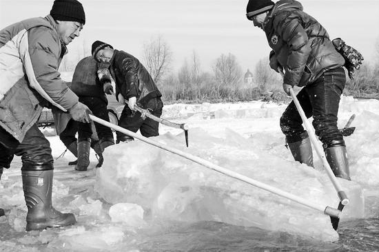 哈爾濱冬(dong)季采冰 采冰工(gong)具